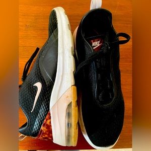 Nike women sneakers size 7.5.